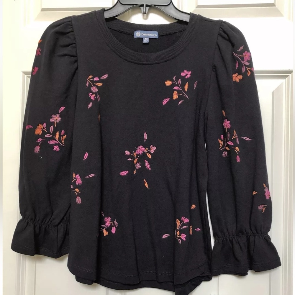 Democracy Womens Navy XS, M  Flower Embroidery Sweatshirt Crew Neck 3/4 Sleeve